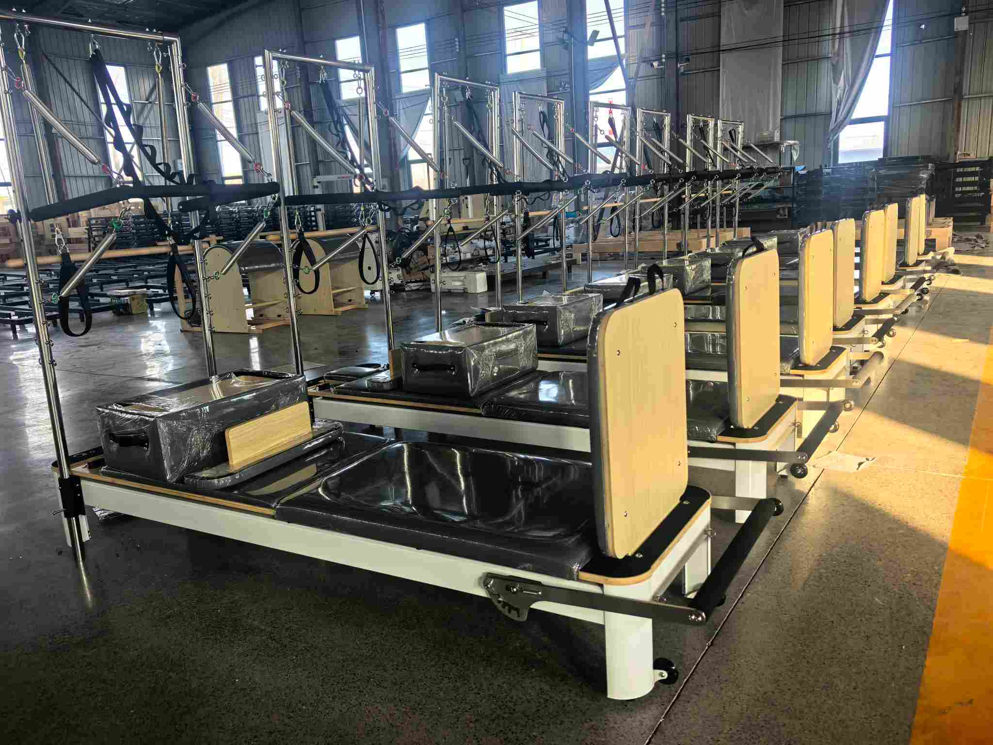 Novice o pošiljkah v razsutem stanju | Yingruis Supermodel Commercial Pilates Reformers, izvožen na svetovne trge