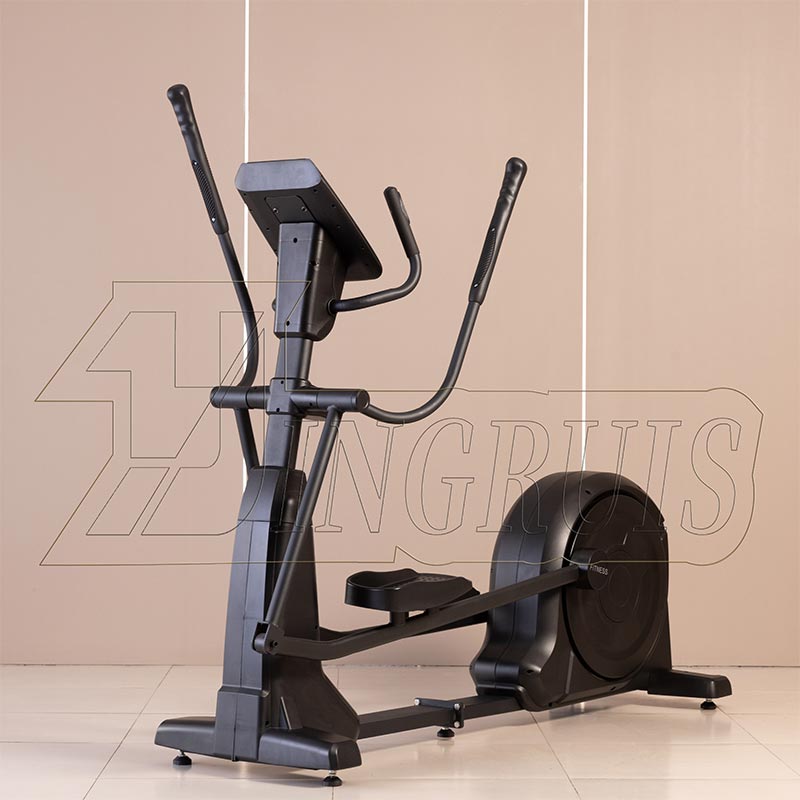 Vrhunski eliptik z majhnimi udarci